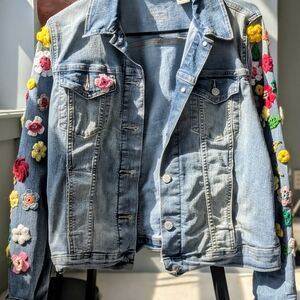 Upcycled Levis denim jacket with Crochet Floral Sleeves